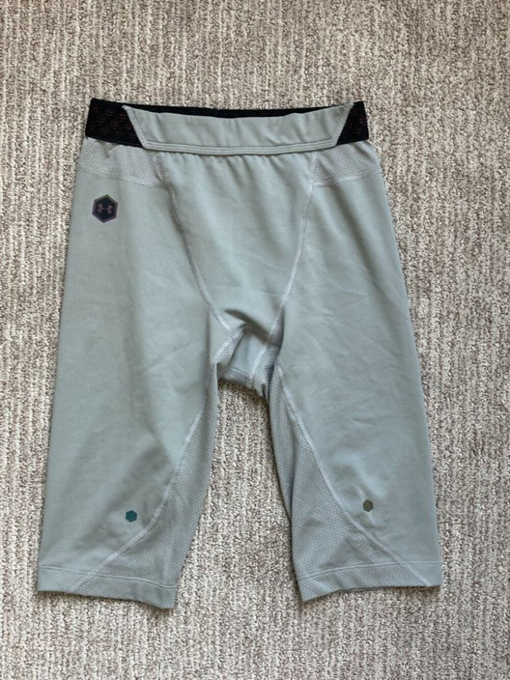 Men's Small Under Armour Heatgear Rush Long Compression Shorts Gray